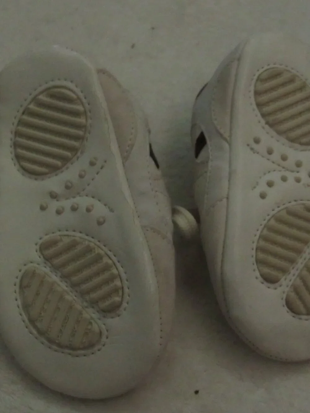 Children's place White/Brown Crib Shoes Size 6-12 months USED